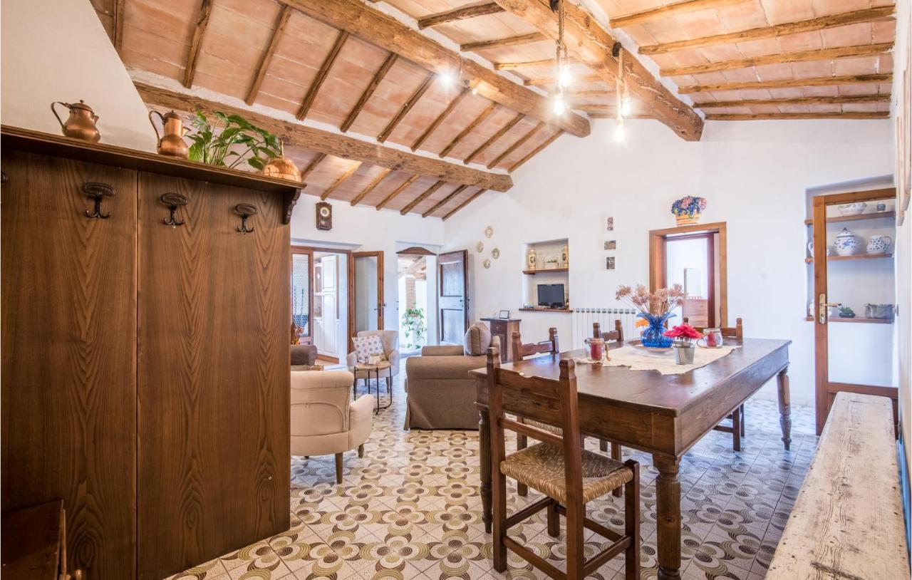 Gorgeous Home In Montalcino With Kitchen Eksteriør bilde