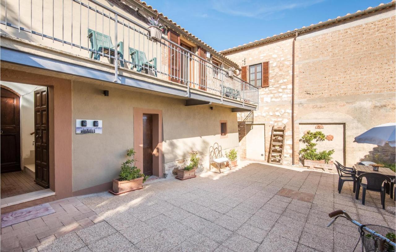 Gorgeous Home In Montalcino With Kitchen Eksteriør bilde