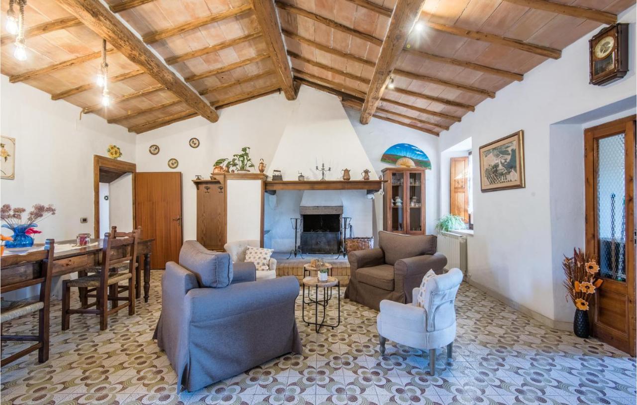 Gorgeous Home In Montalcino With Kitchen Eksteriør bilde
